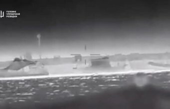 Спецпризначенці ГУР знищили в Криму швидкісний ворожий катер морським дроном. ВIДЕО Спецпризначенці-ГУР-знищили-в-Криму-швидкісний-ворожий-катер-морським-дроном.-ВiДЕО
