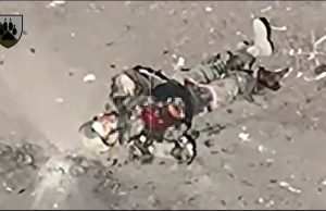 Окупант підірвав себе гранатою на полі бою. ВIДЕО Окупант-підірвав-себе-гранатою-на-полі-бою.-ВiДЕО