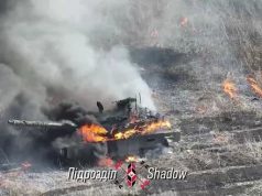 Українські захисники спалили російський танк Т-90М на Донеччині. ВIДЕО Українські-захисники-спалили-російський-танк-Т-90М-на-Донеччині.-ВiДЕО
