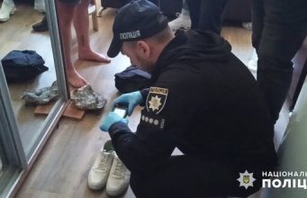 Чоловік в Одесі зарізав 16-річного підлітка за відмову дати закурити. ВІДЕО+ФОТОрепортаж Чоловік-в-Одесі-зарізав-16-річного-підлітка-за-відмову-дати-закурити.-ВІДЕО+ФОТОрепортаж