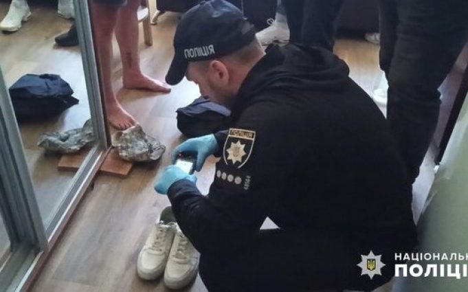 Чоловік в Одесі зарізав 16-річного підлітка за відмову дати закурити. ВІДЕО+ФОТОрепортаж Чоловік-в-Одесі-зарізав-16-річного-підлітка-за-відмову-дати-закурити.-ВІДЕО+ФОТОрепортаж