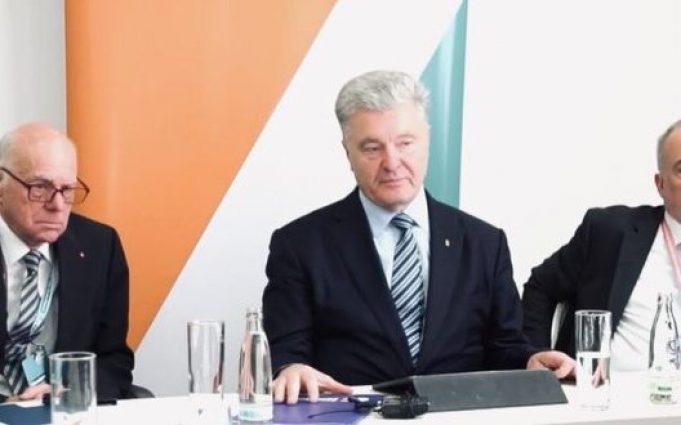 Путін не зупиниться в Україні, – Порошенко в Берліні назвав 7 передумов для перемоги над... Путін-не-зупиниться-в-Україні,-–-Порошенко-в-Берліні-назвав-7-передумов-для-перемоги-над.