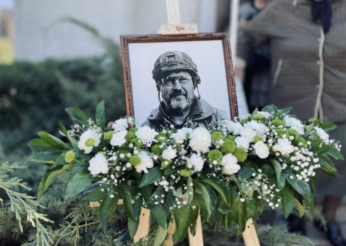 Нововолинська громада попрощалася із Героєм Дмитром Громовим Нововолинська-громада-попрощалася-із-Героєм-Дмитром-Громовим