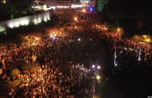 У Тбілісі тисячі людей вийшли на протести проти закону про “іноагентів”. ВIДЕО У-Тбілісі-тисячі-людей-вийшли-на-протести-проти-закону-про-“іноагентів”.-ВiДЕО