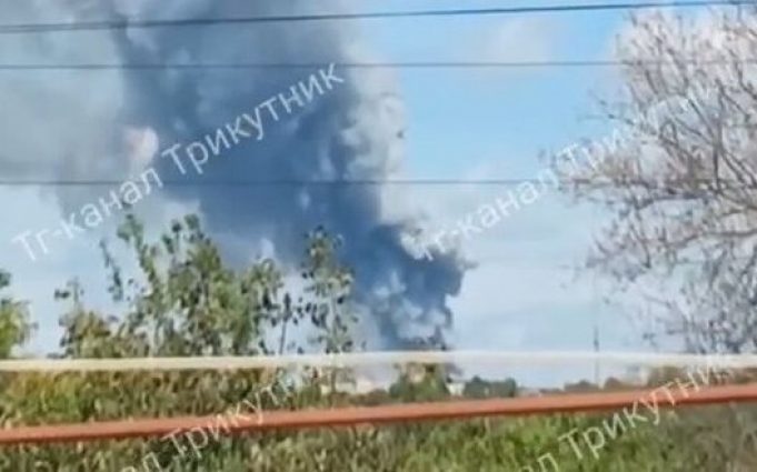У тимчасово окупованому Сорокиному на Луганщині вибухає ворожий склад боєприпасів. ВIДЕО У-тимчасово-окупованому-Сорокиному-на-Луганщині-вибухає-ворожий-склад-боєприпасів.-ВiДЕО