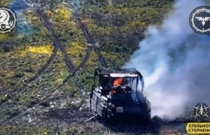 Воїни 47 ОМБр знищили російський БТР, який був захищений не тільки з мангалами, а й... Воїни-47-ОМБр-знищили-російський-БТР,-який-був-захищений-не-тільки-з-мангалами,-а-й.