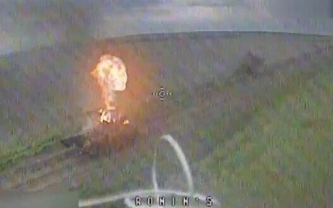 Сили оборони знищили російську БМП-2 разом з десантом. ВIДЕО Сили-оборони-знищили-російську-БМП-2-разом-з-десантом.-ВiДЕО