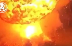 Ворожий танк розлітається на шмаття після удару українського дрона. ВIДЕО Ворожий-танк-розлітається-на-шмаття-після-удару-українського-дрона.-ВiДЕО