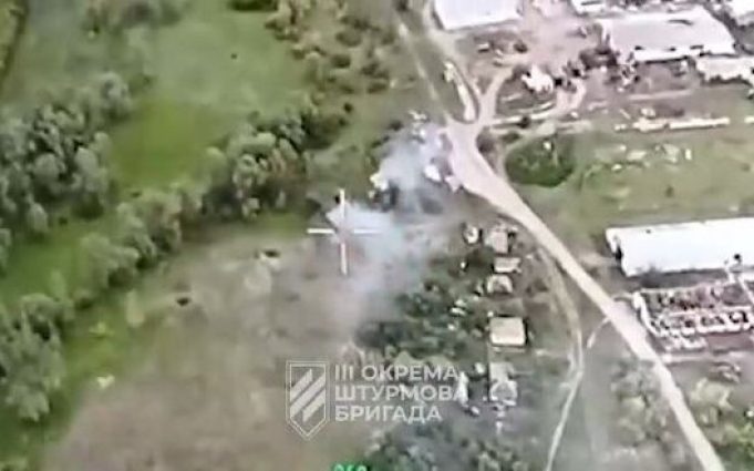 Воїни 3 ОШБр знищили російську САУ 2С9 “Нона-С” на Харківщині. ВIДЕО Воїни-3-ОШБр-знищили-російську-САУ-2С9-“Нона-С”-на-Харківщині.-ВiДЕО