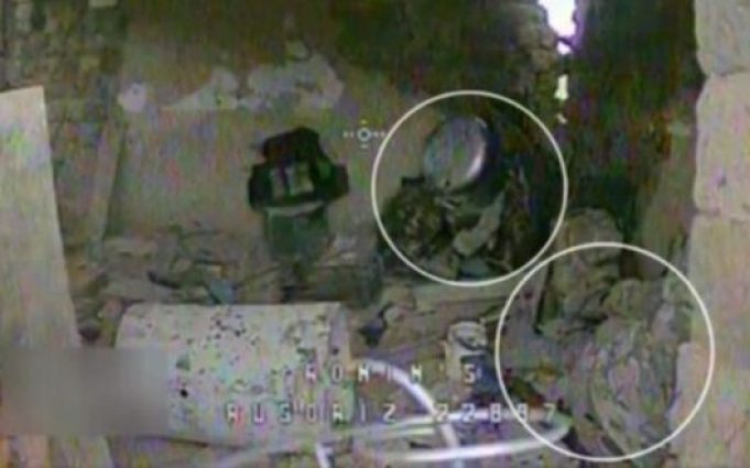 Окупант, рятуючись від дрона-камікадзе, вдіває на голову залізний таз. ВIДЕО Окупант,-рятуючись-від-дрона-камікадзе,-вдіває-на-голову-залізний-таз.-ВiДЕО