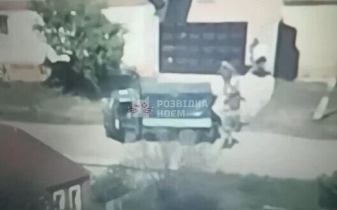 Окупанти мародерять будинки українців у Вовчанську на Харківщині. ВIДЕО Окупанти-мародерять-будинки-українців-у-Вовчанську-на-Харківщині.-ВiДЕО