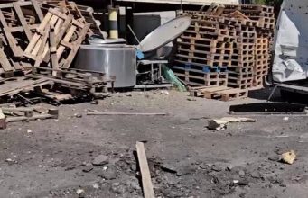 Рашисти вдарили по підприємству у Херсоні: Загинув чоловік. ВIДЕО Рашисти-вдарили-по-підприємству-у-Херсоні:-Загинув-чоловік.-ВiДЕО