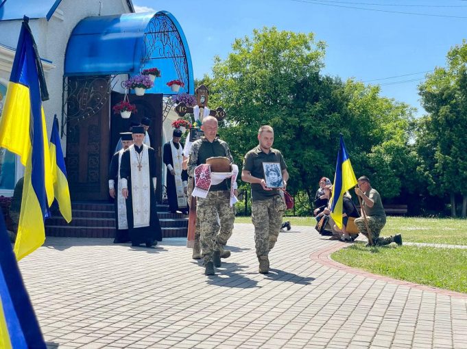 Нововолинська громада попрощалася з Героєм Юрієм Степанченком Нововолинська-громада-попрощалася-з-Героєм-Юрієм-Степанченком