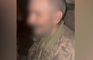 Окупант одягнув кітель української армії та здався у полон на Донеччині. ВIДЕО Окупант-одягнув-кітель-української-армії-та-здався-у-полон-на-Донеччині.-ВiДЕО