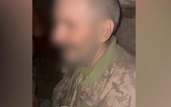 Окупант одягнув кітель української армії та здався у полон на Донеччині. ВIДЕО Окупант-одягнув-кітель-української-армії-та-здався-у-полон-на-Донеччині.-ВiДЕО