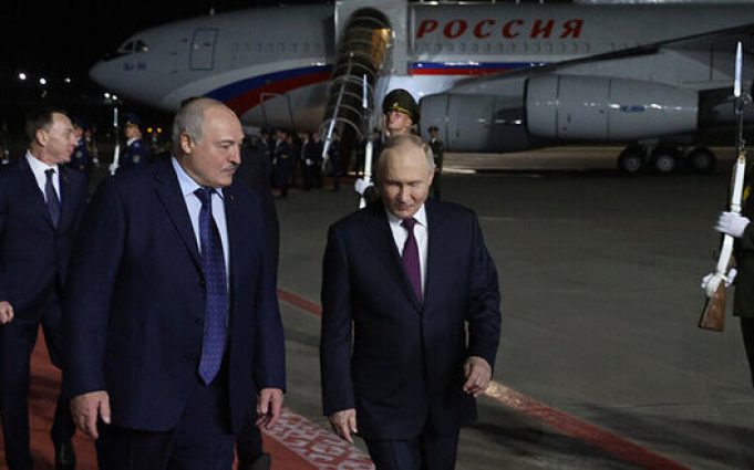 Путін прибув з візитом до Білорусі. ВІДЕО+ФОТО Путін-прибув-з-візитом-до-Білорусі.-ВІДЕО+ФОТО