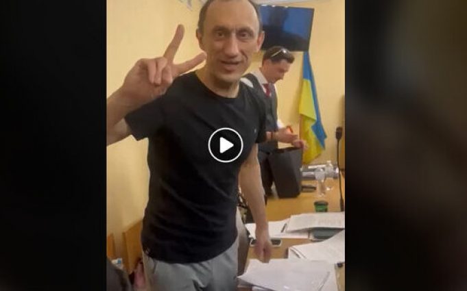 Червінський подякував Бутусову за підтримку: Ти – фундамент для нашої майбутньої країни. ВIДЕО Червінський-подякував-Бутусову-за-підтримку:-Ти-–-фундамент-для-нашої-майбутньої-країни.-ВiДЕО