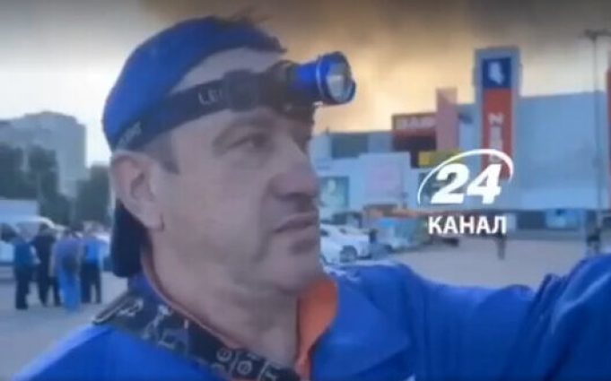 Я двох людей вивів. Хотіли ще побігти до працівників, але вже зайти не змогли: працівник... Я-двох-людей-вивів-Хотіли-ще-побігти-до-працівників,-але-вже-зайти-не-змогли:-працівник.