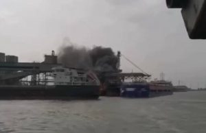 У російському Ростові горить зерновий термінал у порту, – ЗМІ. ВIДЕО У-російському-Ростові-горить-зерновий-термінал-у-порту,-–-ЗМІ.-ВiДЕО