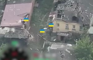 Вуличний бій з окупантами у приватній забудові Вовчанська. ВIДЕО Вуличний-бій-з-окупантами-у-приватній-забудові-Вовчанська.-ВiДЕО