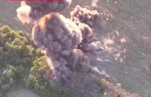 Ворожа РСЗВ БМ-21 “Град” зникла після удару дрона-камікадзе. ВIДЕО Ворожа-РСЗВ-БМ-21-“Град”-зникла-після-удару-дрона-камікадзе.-ВiДЕО