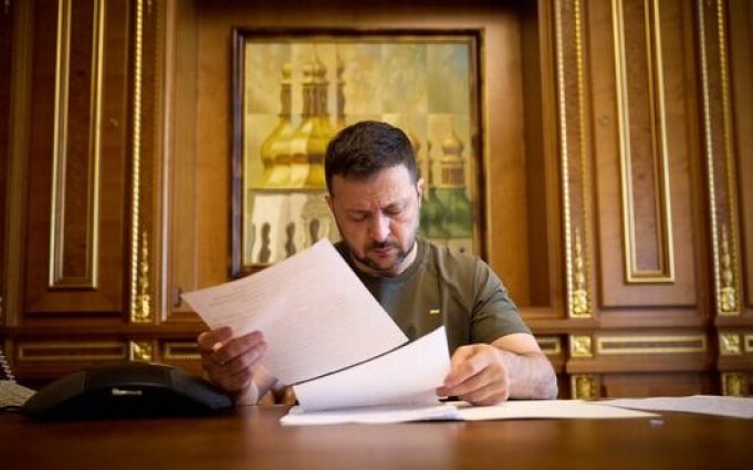 Не всіх, хто оновив дані, обов’язково відправлять на фронт, – Зеленський. ВIДЕО Не-всіх,-хто-оновив-дані,-обов’язково-відправлять-на-фронт,-–-Зеленський.-ВiДЕО