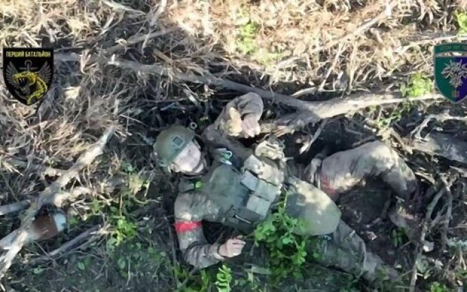 Бійці 38 ОБрМП ліквідували групу десантників у Кринках на Херсонщині. ВIДЕО Бійці-38-ОБрМП-ліквідували-групу-десантників-у-Кринках-на-Херсонщині.-ВiДЕО