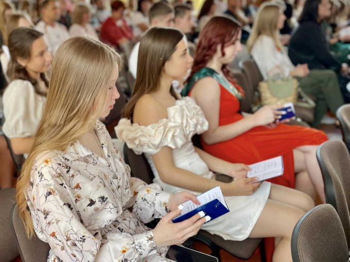 У Нововолинській школі мистецтв провели свято випускників У-Нововолинській-школі-мистецтв-провели-свято-випускників