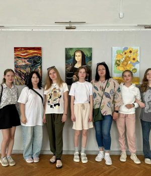 Творча-мозаїка:-випускники-Нововолинської-школи-мистецтв-демонструють-дипломні-роботи