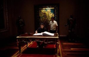 Зеленський прибув з візитом на Філіппіни (оновлено). ВІДЕО+ФОТОрепортаж Зеленський-прибув-з-візитом-на-Філіппіни-(оновлено).-ВІДЕО+ФОТОрепортаж