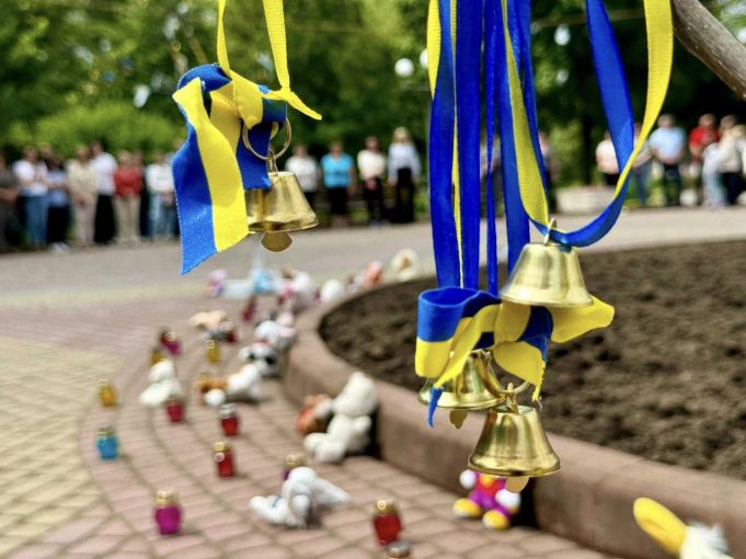 Нововолинська громада вшановує пам’ять дітей, жертв війни Нововолинська-громада-вшановує-пам’ять-дітей,-жертв-війни