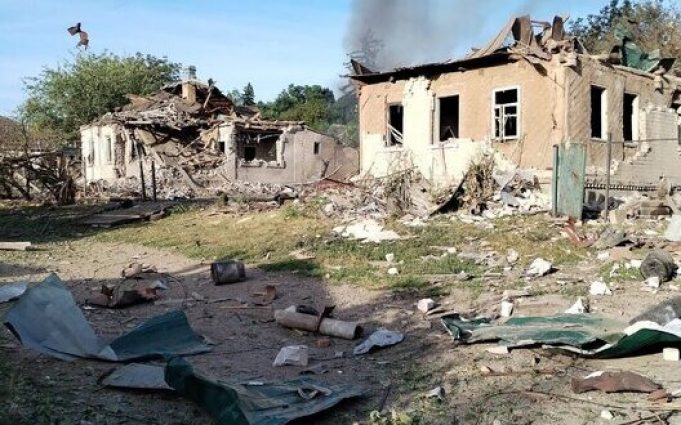 Зранку окупанти вдарили по Куп’янську, з-під завалів врятували чоловіка. ВІДЕО+ФОТО Зранку-окупанти-вдарили-по-Куп’янську,-з-під-завалів-врятували-чоловіка.-ВІДЕО+ФОТО