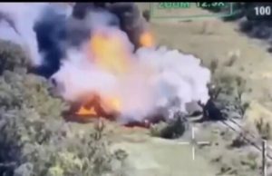 Російський танк розлітається на друзки після атаки із американського ПТРК “Javelin”. ВIДЕО Російський-танк-розлітається-на-друзки-після-атаки-із-американського-ПТРК-“javelin”.-ВiДЕО