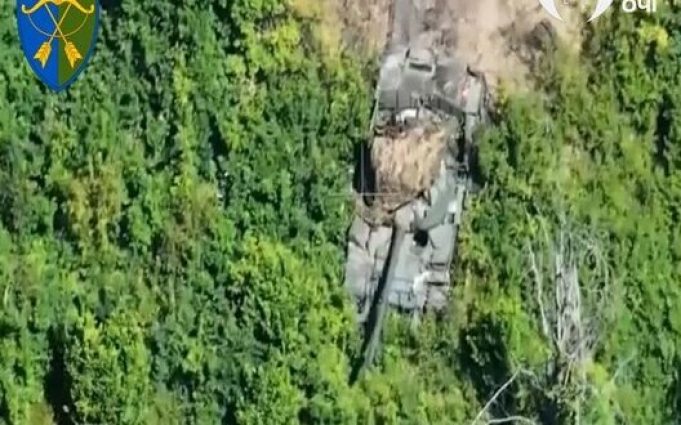 Бійці 23 ОМБр знищили два танки та легкове авто окупантів на Харківському напрямку. ВIДЕО Бійці-23-ОМБр-знищили-два-танки-та-легкове-авто-окупантів-на-Харківському-напрямку.-ВiДЕО