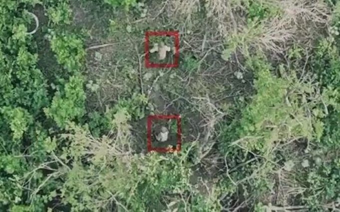 Оператори дронів із 5-ї ОШБр нищать ворожу піхоту поблизу Іванівського на Донеччині. ВIДЕО Оператори-дронів-із-5-ї-ОШБр-нищать-ворожу-піхоту-поблизу-Іванівського-на-Донеччині.-ВiДЕО