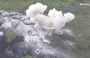 Прикордонники ліквідували 15 окупантів на Сіверському напрямку. ВIДЕО Прикордонники-ліквідували-15-окупантів-на-Сіверському-напрямку.-ВiДЕО