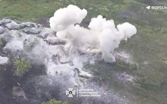 Прикордонники ліквідували 15 окупантів на Сіверському напрямку. ВIДЕО Прикордонники-ліквідували-15-окупантів-на-Сіверському-напрямку.-ВiДЕО