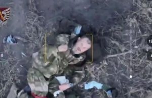 Поранений російський окупант хреститься перед смертю на українській землі. ВIДЕО Поранений-російський-окупант-хреститься-перед-смертю-на-українській-землі.-ВiДЕО