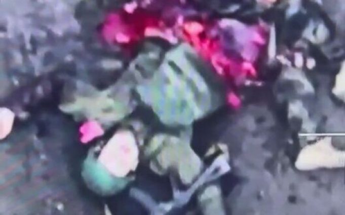 Росіянина розірвало на частини після влучання українського дрона. ВIДЕО 18+ Росіянина-розірвало-на-частини-після-влучання-українського-дрона.-ВiДЕО-18+