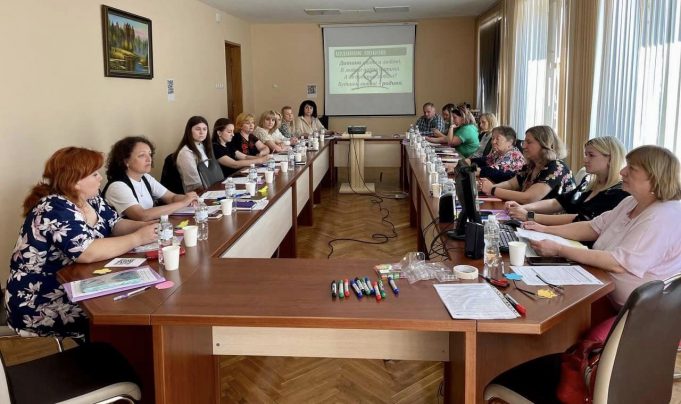 Відбувся тренінг щодо питань інформування та пошуку кандидатів у патронатні вихователі Відбувся-тренінг-щодо-питань-інформування-та-пошуку-кандидатів-у-патронатні-вихователі