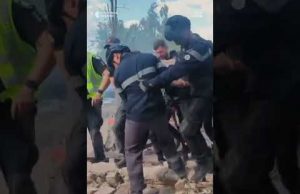 Врятували жінку з-під завалів у Кривому Розі (ВІДЕО) Врятували жінку з-під завалів у Кривому Розі (ВІДЕО)