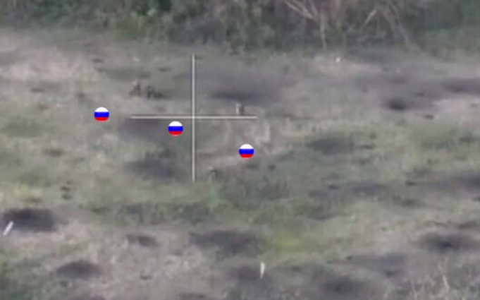 Бійці 77-ї ОАБр на дистанції зупинили штурмову групу окупантів. ВIДЕО Бійці-77-ї-ОАБр-на-дистанції-зупинили-штурмову-групу-окупантів.-ВiДЕО