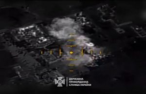 Нічні скиди з дронів на позиції окупантів під час оборони Вовчанська. ВIДЕО Нічні-скиди-з-дронів-на-позиції-окупантів-під-час-оборони-Вовчанська.-ВiДЕО