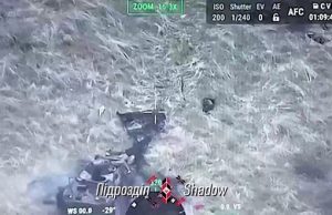 Дрон-камікадзе нищить російську БРДМ-2 із десантом на Донеччині. ВIДЕО Дрон-камікадзе-нищить-російську-БРДМ-2-із-десантом-на-Донеччині.-ВiДЕО