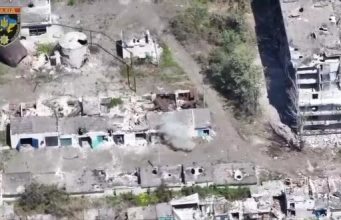 Аеророзвідники знищили позиції окупантів у місті Часів Яр на Донеччині. ВIДЕО Аеророзвідники-знищили-позиції-окупантів-у-місті-Часів-Яр-на-Донеччині.-ВiДЕО