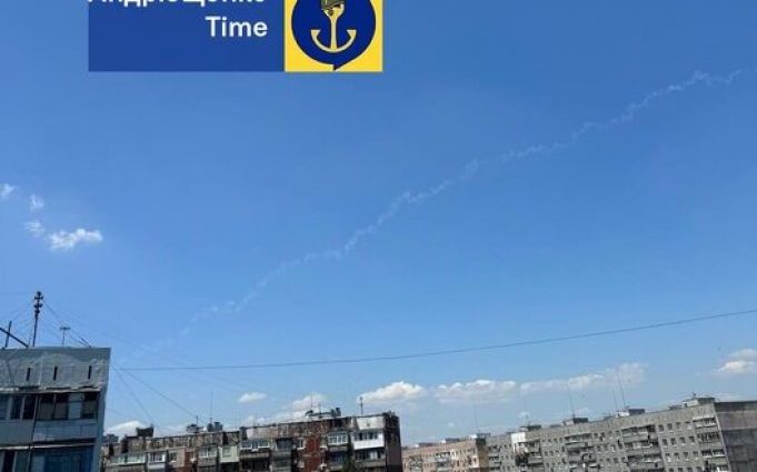 Вибухи пролунали в окупованому Маріуполі: Працює ППО рашистів. ВІДЕО+ФОТОрепортаж Вибухи-пролунали-в-окупованому-Маріуполі:-Працює-ППО-рашистів.-ВІДЕО+ФОТОрепортаж