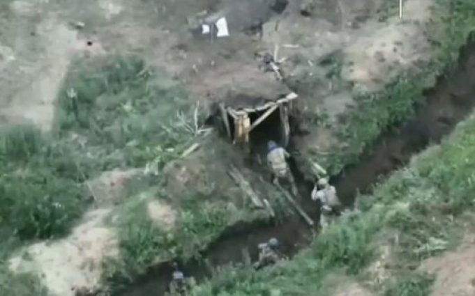 Штурм та зачистка ворожого опорника на Харківщині бійцями 36-ї ОБрМП. ВIДЕО Штурм-та-зачистка-ворожого-опорника-на-Харківщині-бійцями-36-ї-ОБрМП.-ВiДЕО