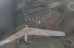 Дрон-камікадзе знищує у повітрі ворожий розвідувальний БПЛА типу Zala. ВIДЕО Дрон-камікадзе-знищує-у-повітрі-ворожий-розвідувальний-БПЛА-типу-zala.-ВiДЕО