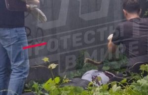 У Росії чоловіка зарубали сокирою і залишили напис “Спасибо за СВО”. ВІДЕО+ФОТО У-Росії-чоловіка-зарубали-сокирою-і-залишили-напис-“Спасибо-за-СВО”.-ВІДЕО+ФОТО