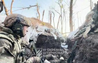 Бійці 3 ОШБр зачищають ворожі позиції на Харківщині: “Здавайся, пі#арас!”. ВIДЕО Бійці-3-ОШБр-зачищають-ворожі-позиції-на-Харківщині:-“Здавайся,-пі#арас!”.-ВiДЕО
